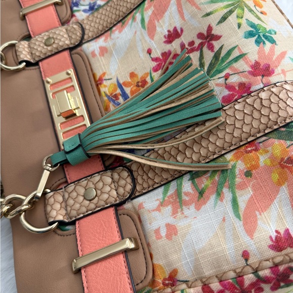 Floral Lined Tan Leather Handbag - Picture 7 of 9